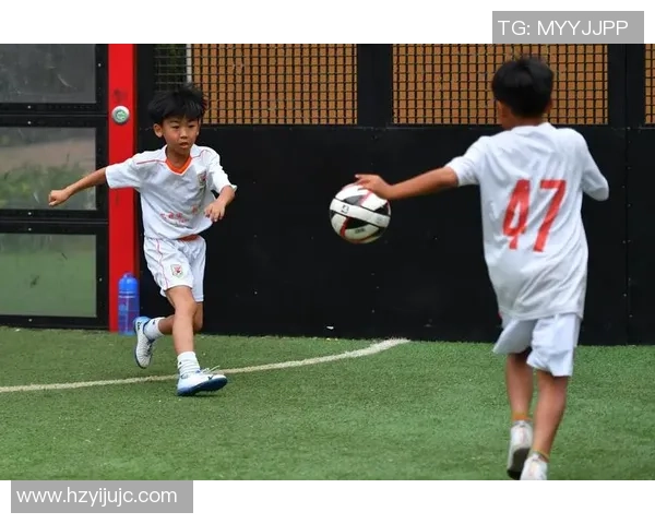 平四小学足球明星的成长之路与梦想追逐的精彩故事 平四小学足球明星的成长之路与梦想追逐的精彩故事